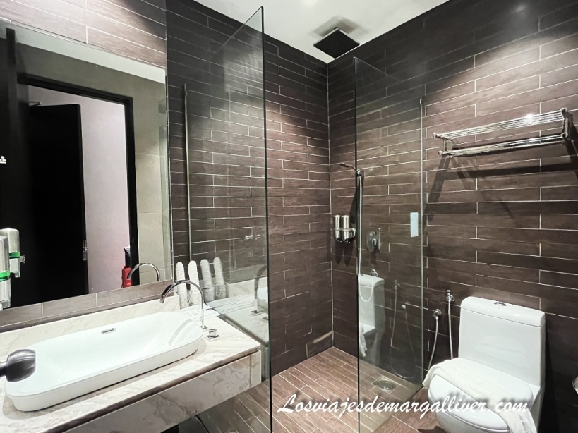 baño de la habitación del hotel 1825 Gallery Hotel en Malaca baño de la habitación del hotel 1825 Gallery Hotel en Malaca - Los viajes de Margalliver