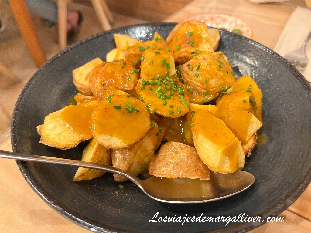 Papas bravas del restaurante Mistura en Conil de la Frontera Papas bravas del restaurante Mistura en Conil de la Frontera - Los viajes de Margalliver