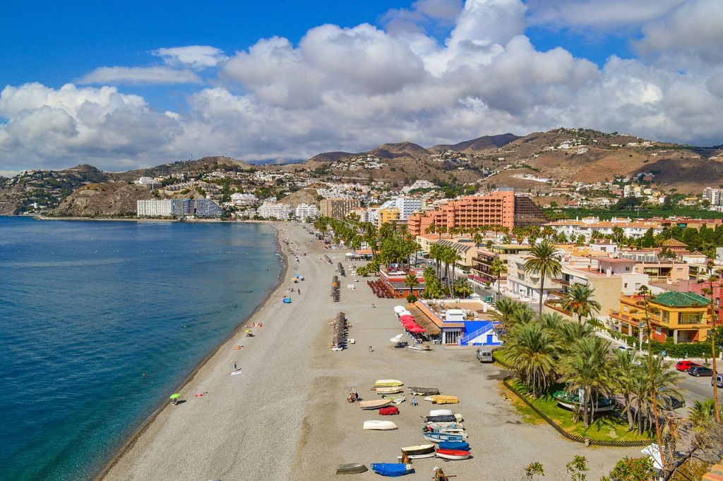 Playa de la Herradura en Almuñecar Playa de la Herradura en Almuñecar - Los viajes de Margalliver