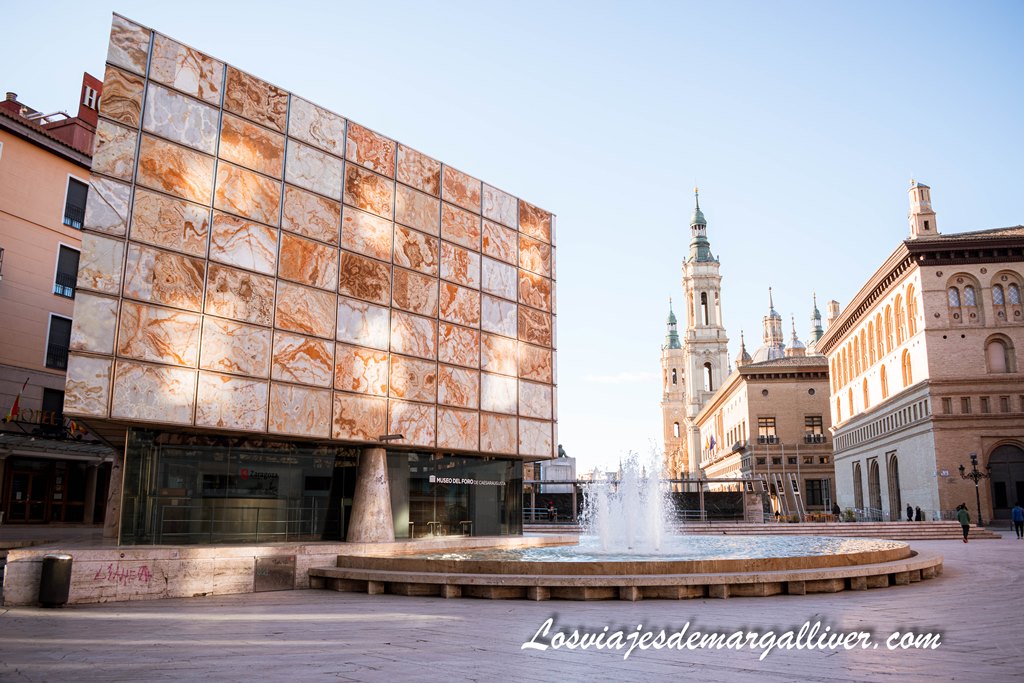 Plaza donde se sitúa el Foro Romano de Zaragoza Plaza donde se sitúa el Foro Romano de Zaragoza - Los viajes de Margalliver